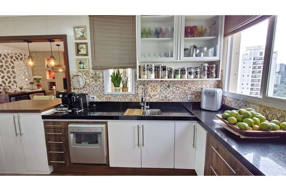 Apartamento à venda com 3 quartos, 146m² - Foto 1