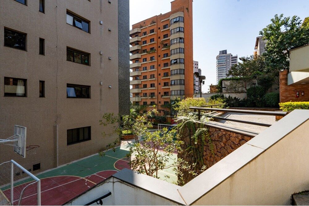 Apartamento à venda com 4 quartos, 200m² - Foto 6
