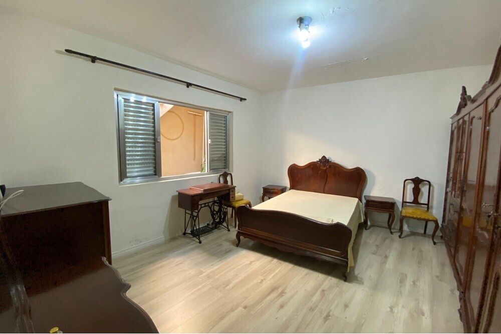 Casa à venda com 3 quartos, 220m² - Foto 4