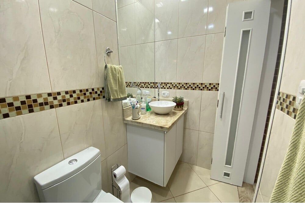 Casa à venda com 3 quartos, 220m² - Foto 2