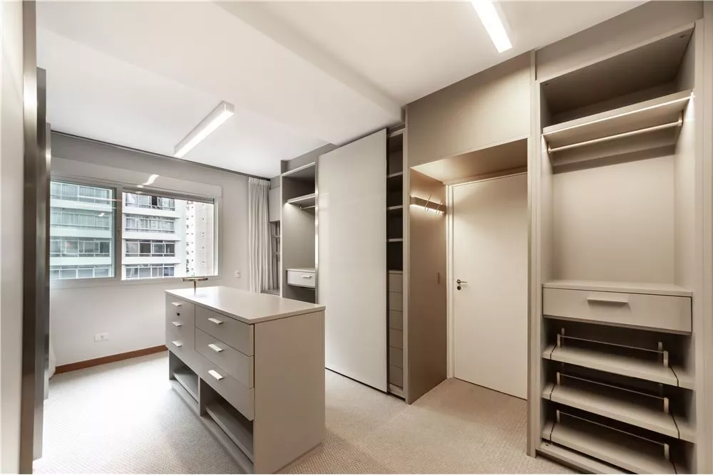 Apartamento, 3 quartos, 198 m² - Foto 2