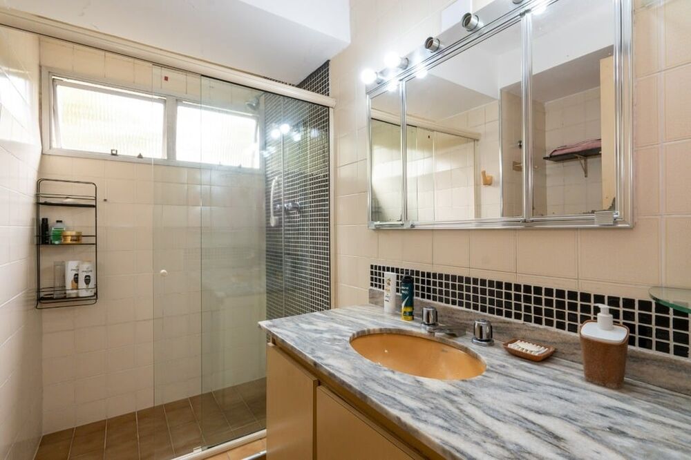 Apartamento à venda com 3 quartos, 150m² - Foto 1