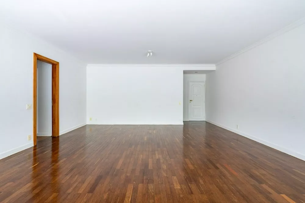 Apartamento à venda com 4 quartos, 207m² - Foto 1