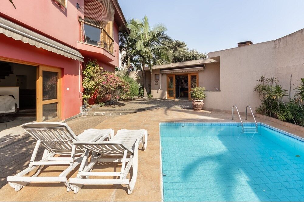 Casa à venda com 4 quartos, 367m² - Foto 1