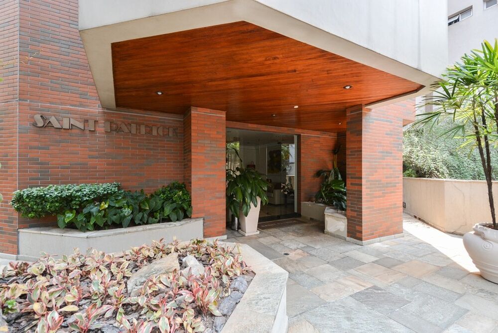 Apartamento à venda com 3 quartos, 177m² - Foto 2
