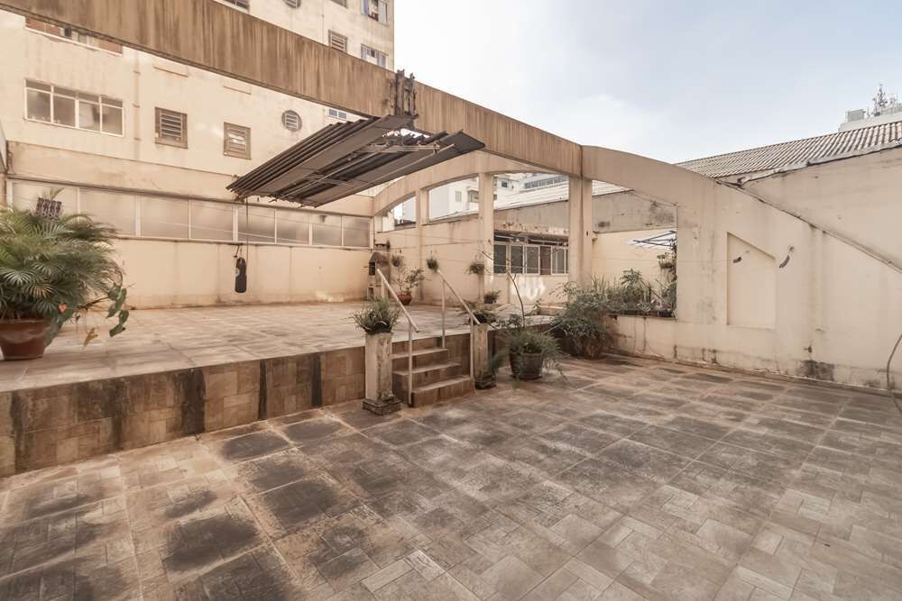 Apartamento à venda com 3 quartos, 144m² - Foto 3