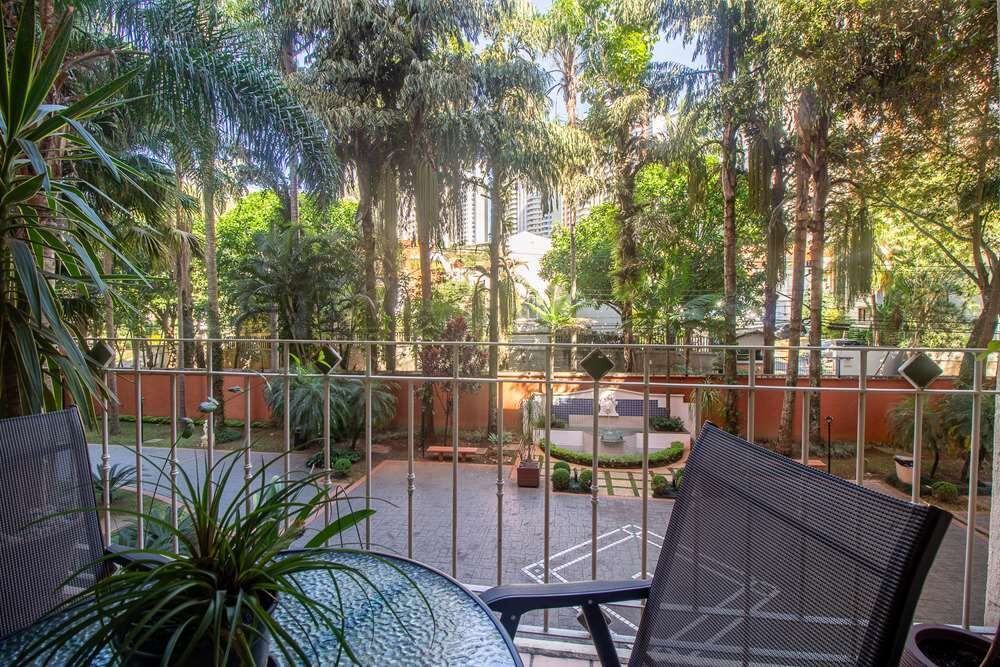 Apartamento à venda com 2 quartos, 100m² - Foto 1