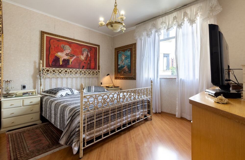 Apartamento à venda com 3 quartos, 182m² - Foto 1