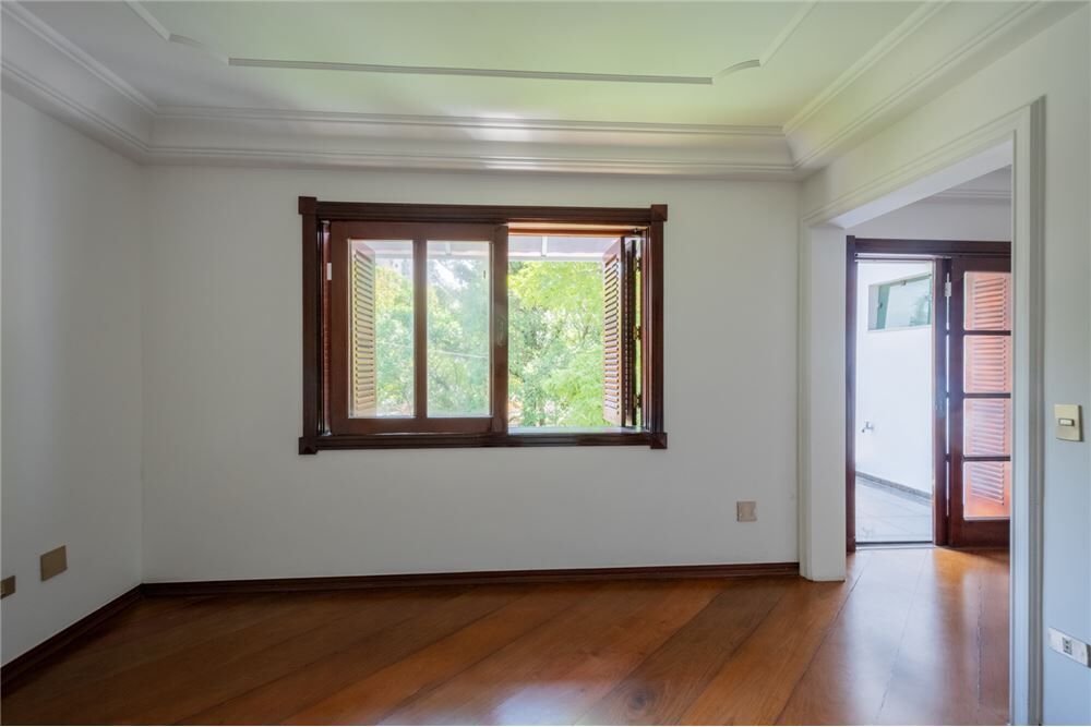 Casa à venda com 5 quartos, 629m² - Foto 2