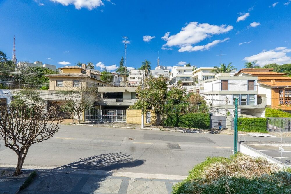 Casa à venda com 3 quartos, 288m² - Foto 4