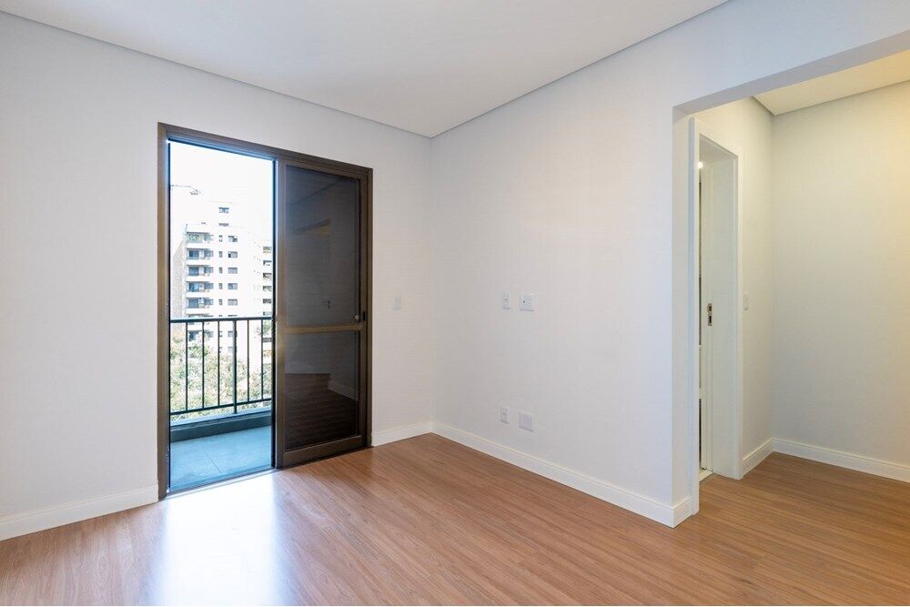 Apartamento à venda com 4 quartos, 203m² - Foto 2