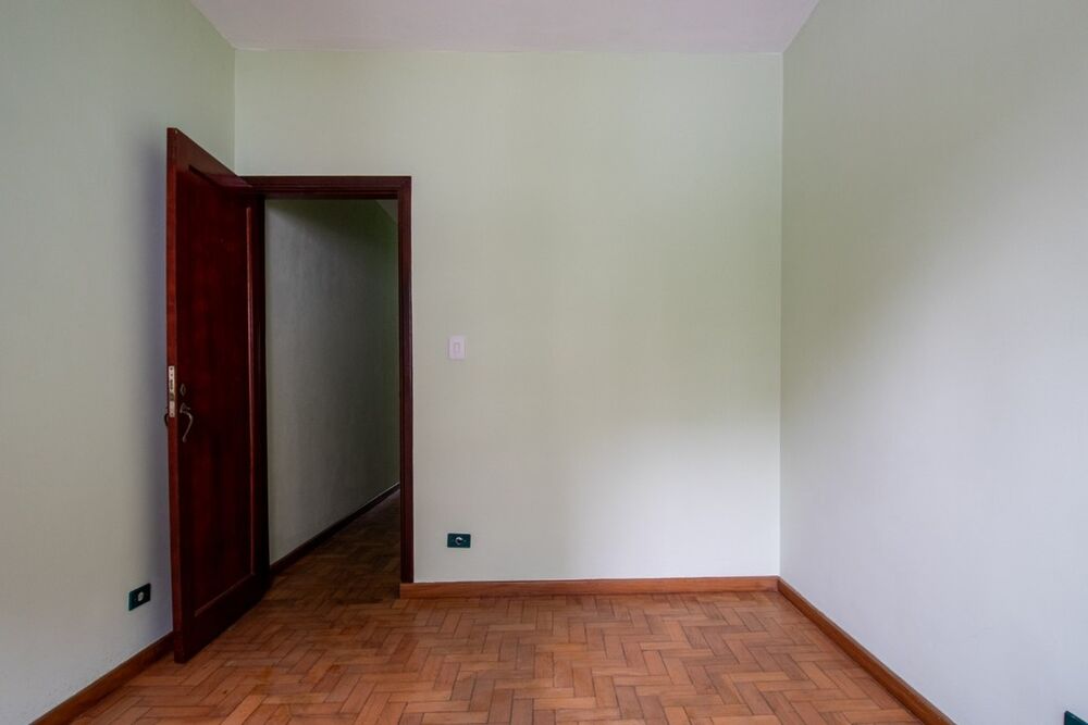 Casa à venda com 4 quartos, 236m² - Foto 3