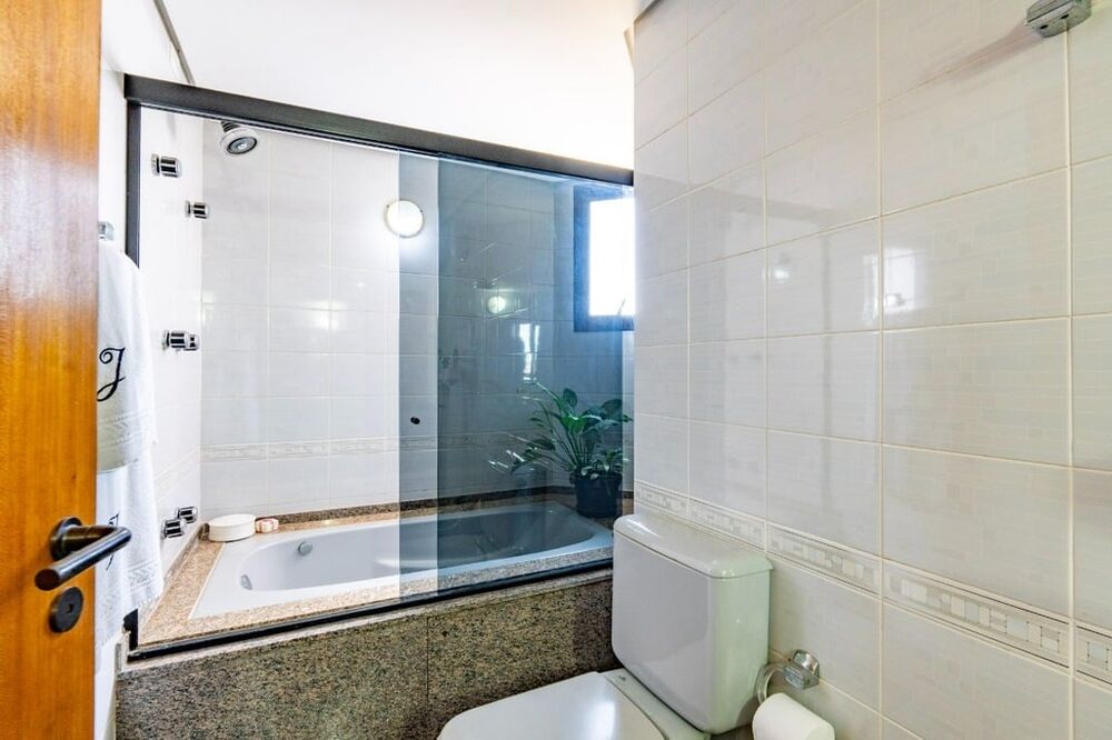 Apartamento à venda com 4 quartos, 377m² - Foto 2