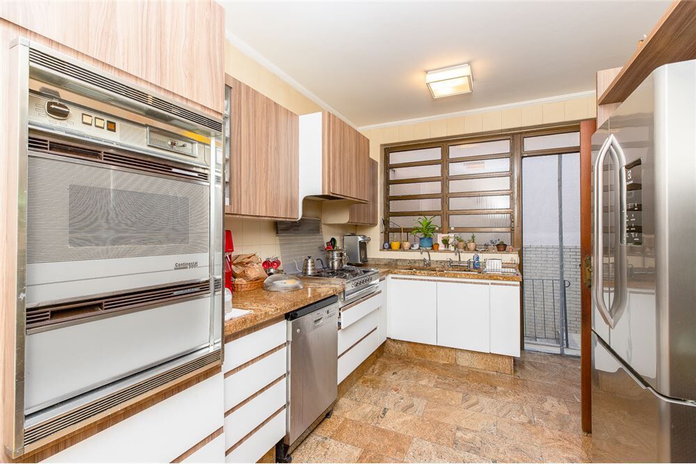 Casa à venda com 5 quartos, 352m² - Foto 2
