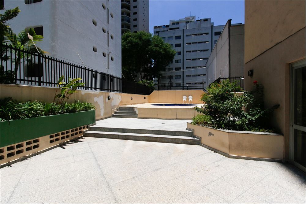 Apartamento à venda com 4 quartos, 138m² - Foto 3