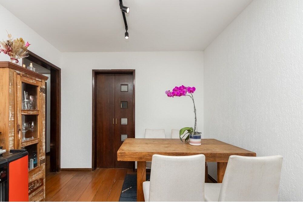 Apartamento à venda com 3 quartos, 96m² - Foto 2