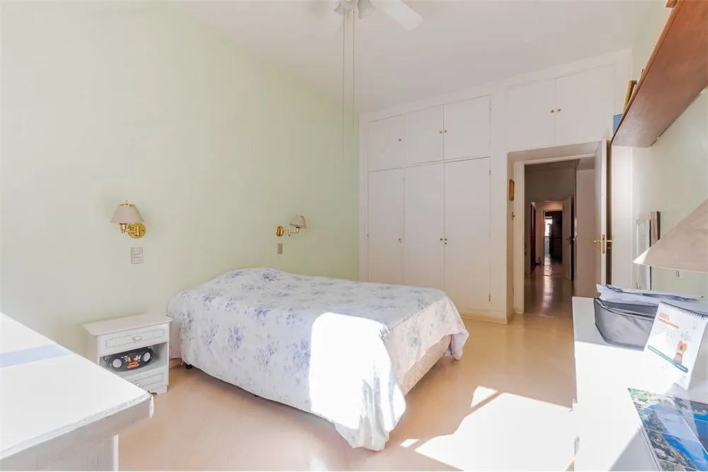 Apartamento, 3 quartos, 244 m² - Foto 1