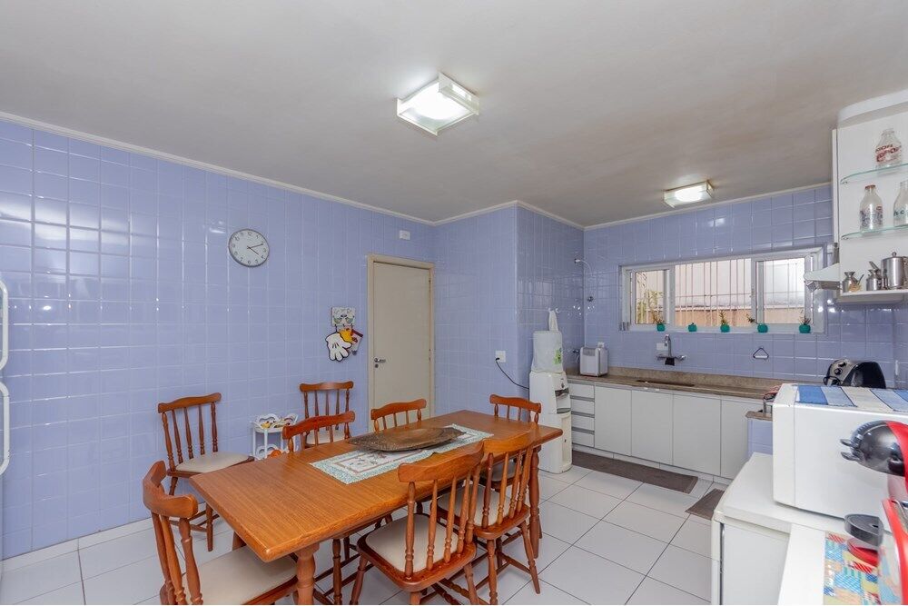 Casa, 4 quartos, 237 m² - Foto 1
