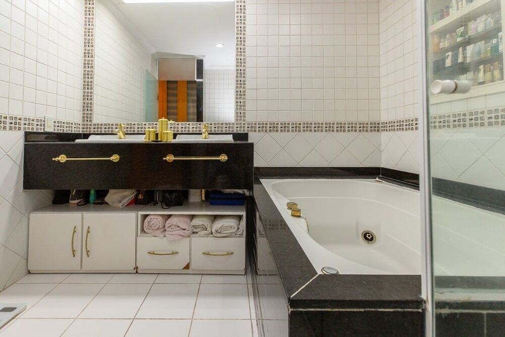 Cobertura à venda com 4 quartos, 300m² - Foto 4