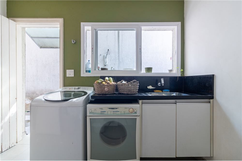 Casa à venda com 5 quartos, 528m² - Foto 1