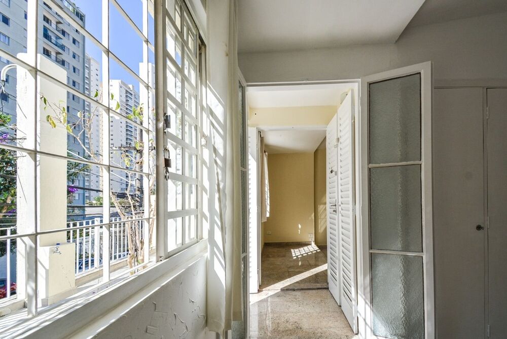Casa à venda com 4 quartos, 205m² - Foto 2