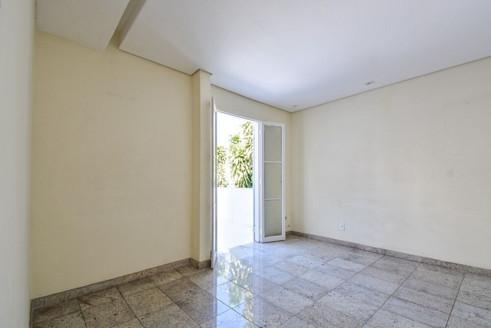Casa à venda com 4 quartos, 205m² - Foto 11