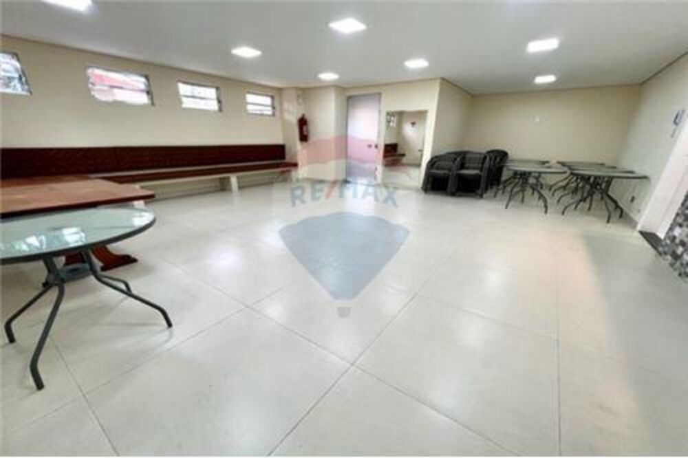 Apartamento à venda com 1 quarto, 34m² - Foto 2