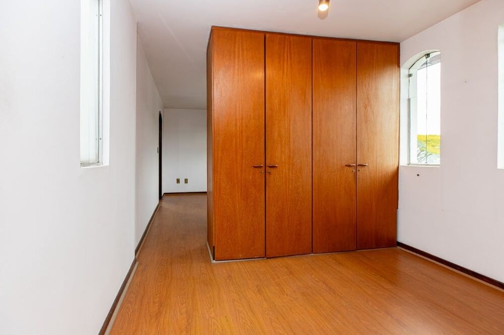 Casa, 4 quartos, 327 m² - Foto 2