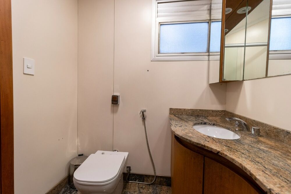 Apartamento à venda com 4 quartos, 187m² - Foto 1