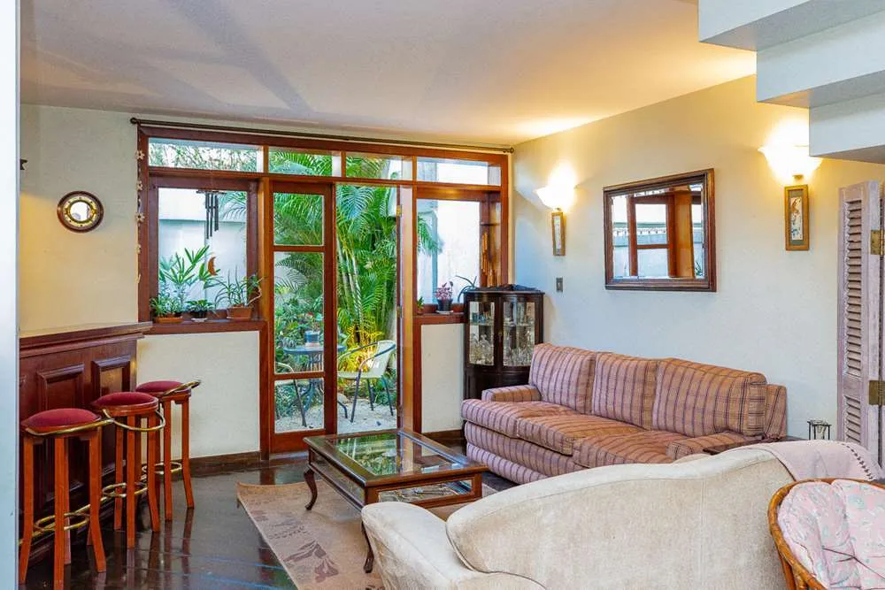 Casa, 3 quartos, 184 m² - Foto 1