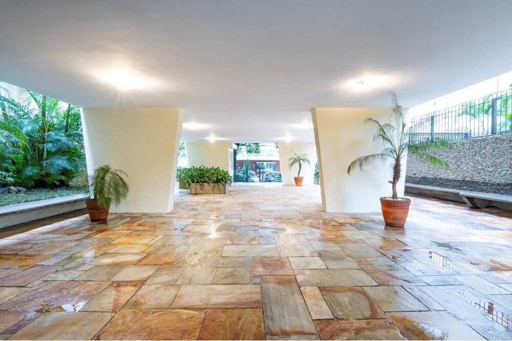Apartamento à venda com 3 quartos, 170m² - Foto 3