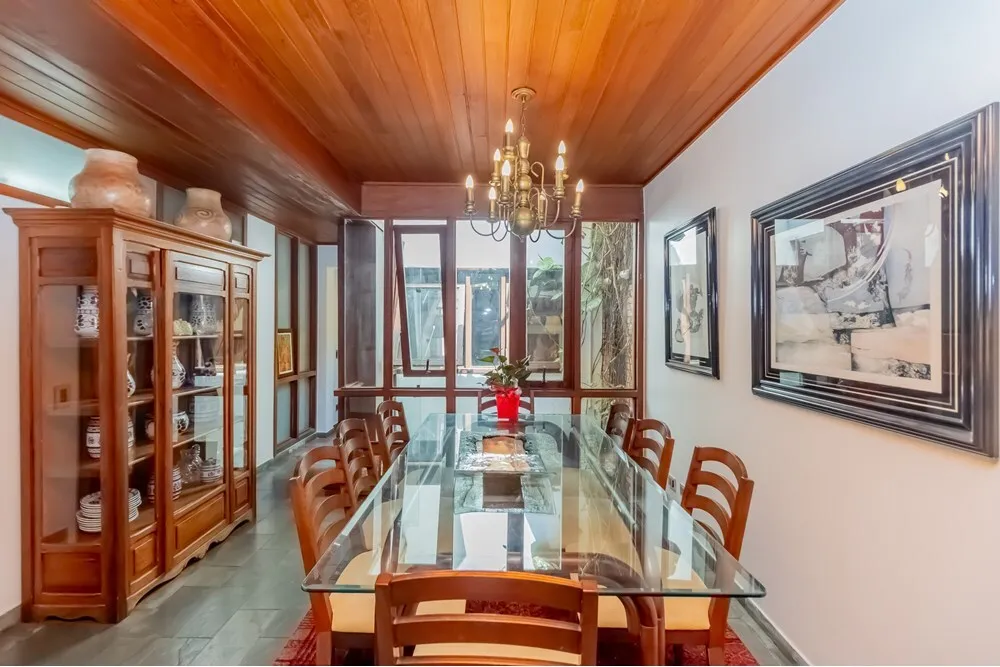 Casa, 4 quartos, 310 m² - Foto 1