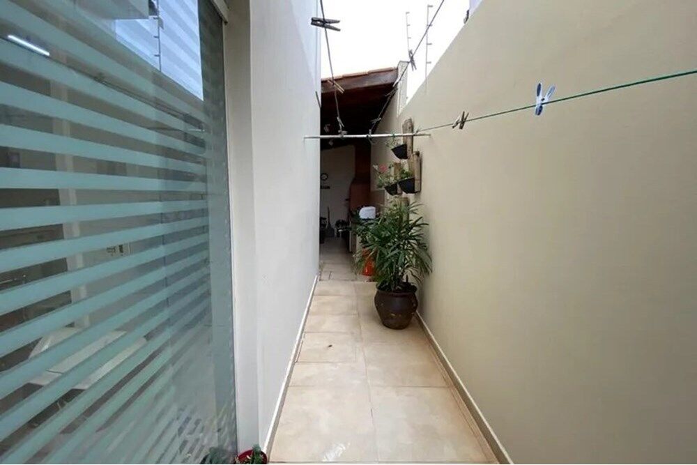 Casa, 5 quartos, 229 m² - Foto 2