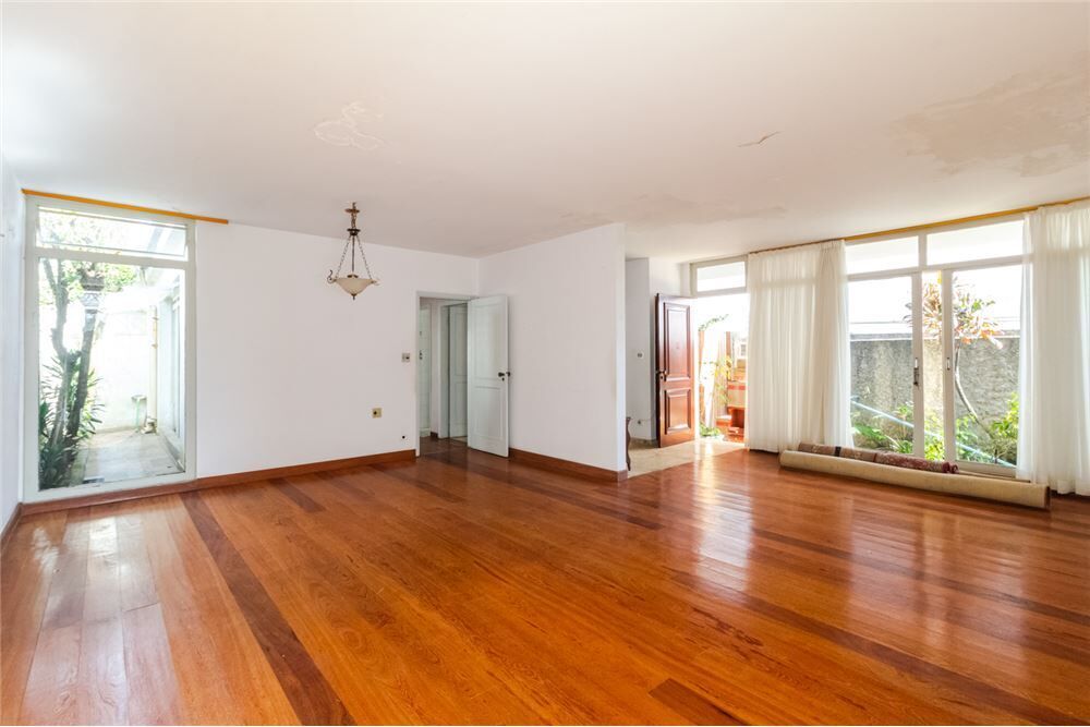 Casa, 4 quartos, 307 m² - Foto 1
