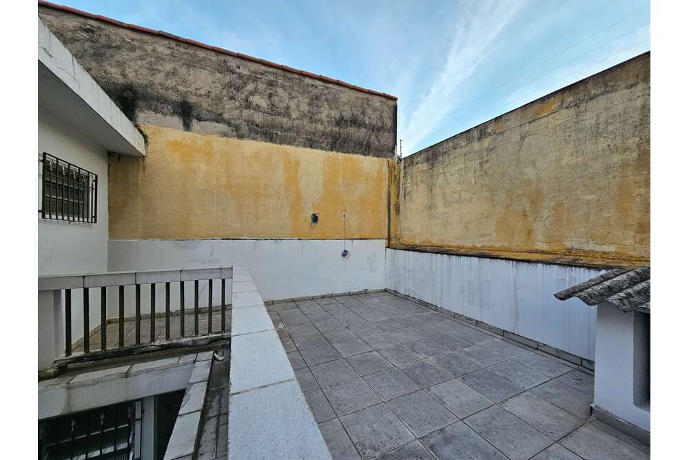 Casa à venda com 4 quartos, 196m² - Foto 1