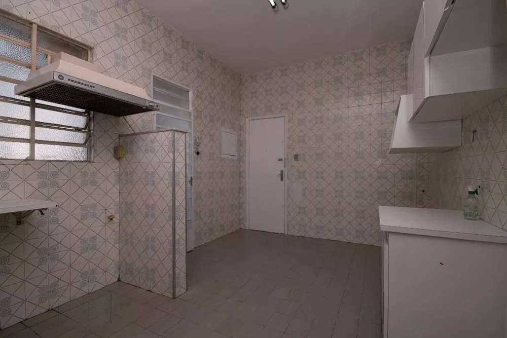 Apartamento à venda com 3 quartos, 143m² - Foto 2