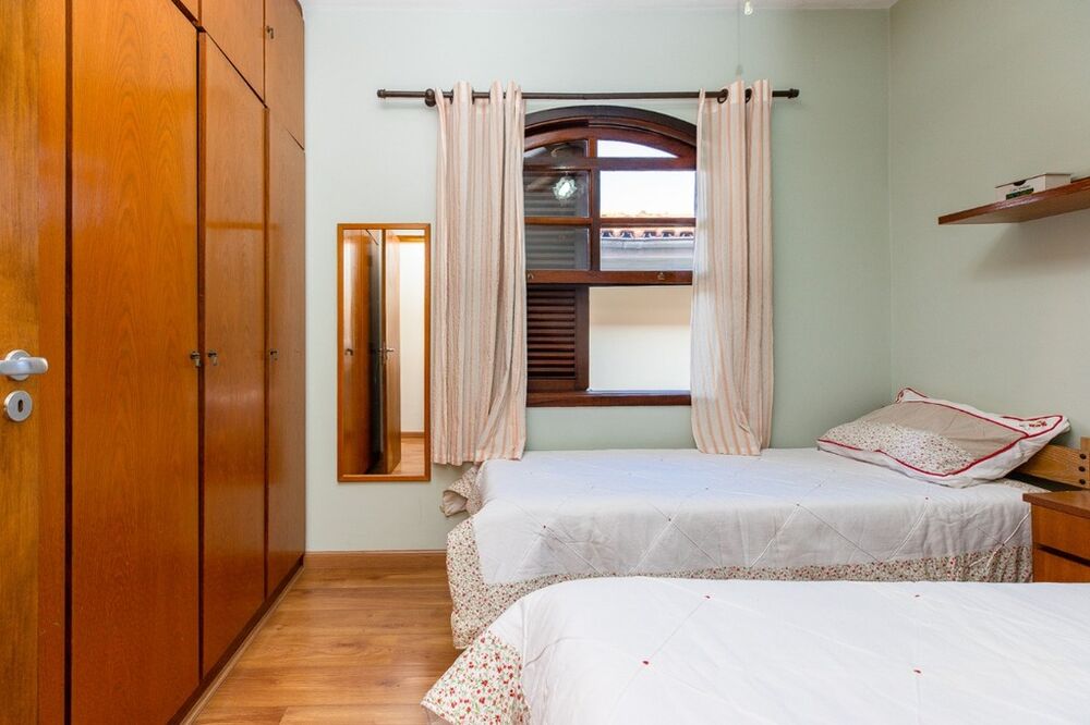Casa à venda com 4 quartos, 179m² - Foto 2