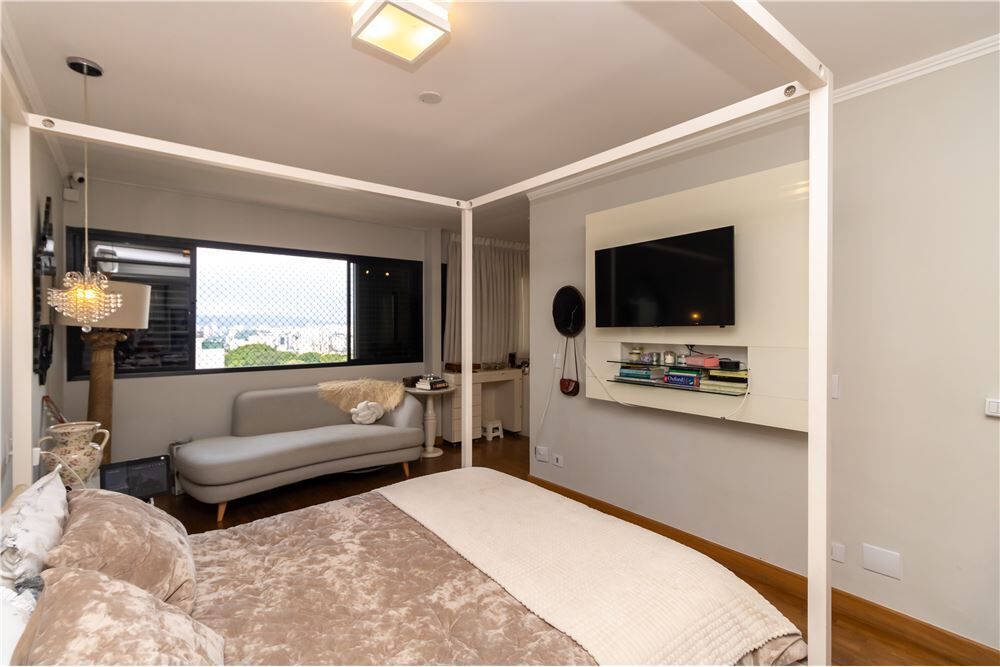 Apartamento, 3 quartos, 222 m² - Foto 2