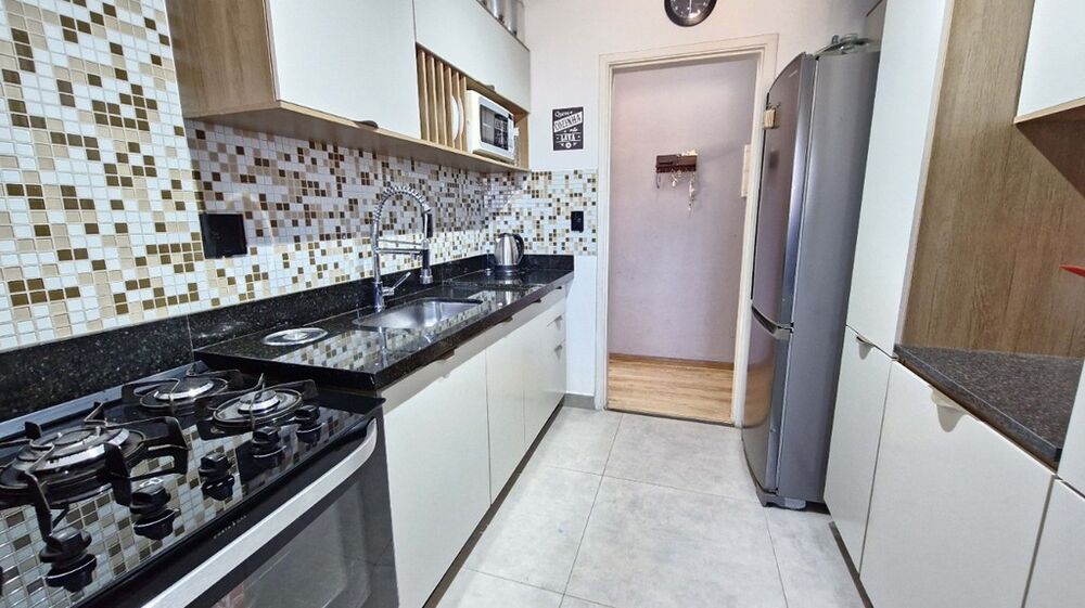 Apartamento à venda com 3 quartos, 68m² - Foto 2