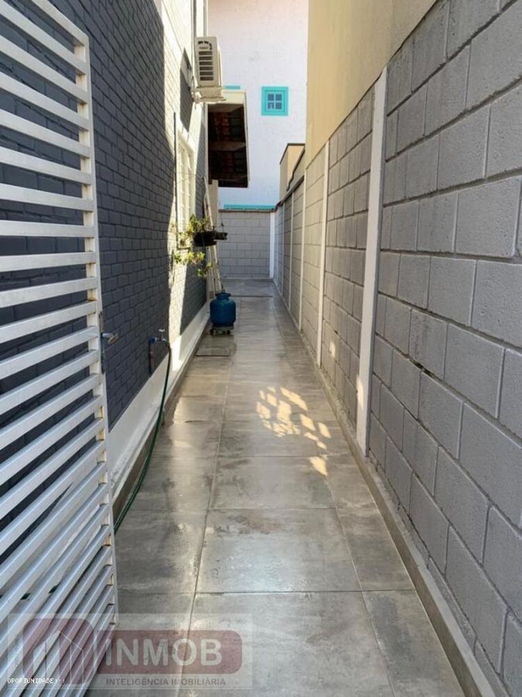 Casa de Condomínio à venda com 4 quartos, 200m² - Foto 8