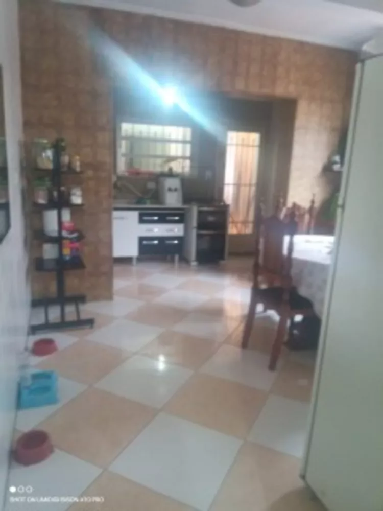 Casa à venda com 2 quartos, 120m² - Foto 2