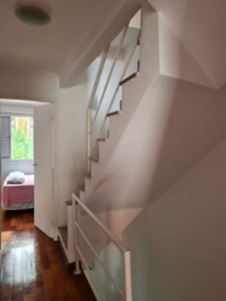 Casa à venda com 3 quartos, 90m² - Foto 1