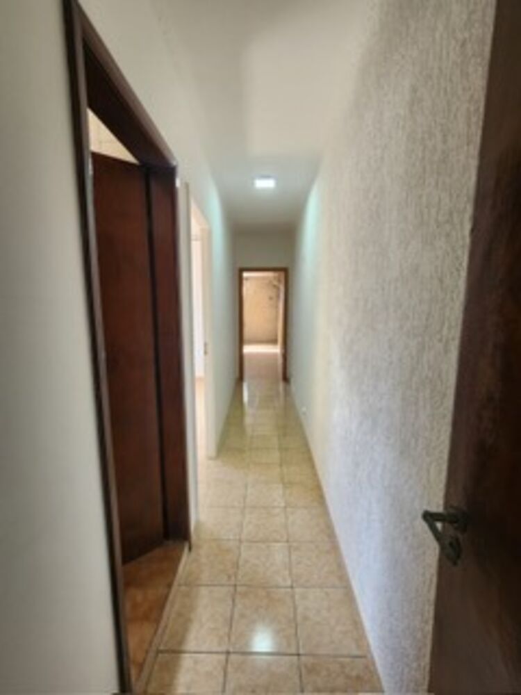 Casa para alugar com 4 quartos, 349m² - Foto 3