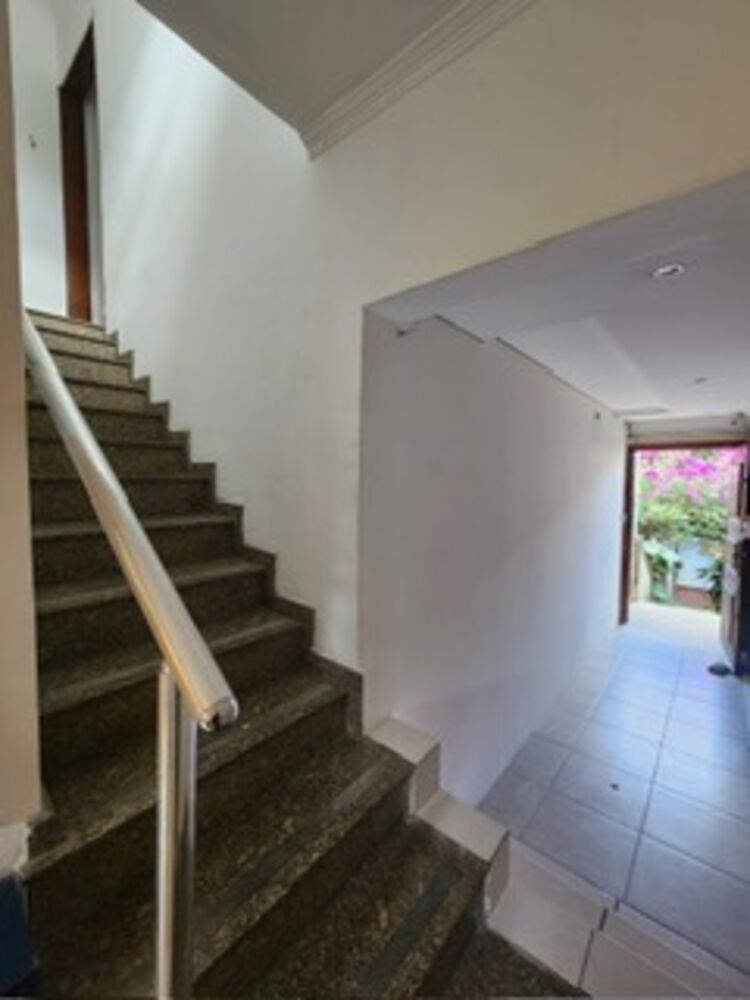 Casa para alugar com 4 quartos, 349m² - Foto 18