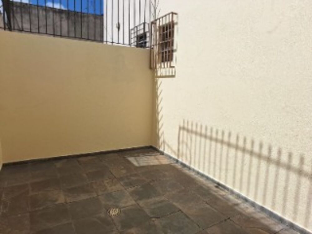 Casa à venda com 3 quartos, 176m² - Foto 1