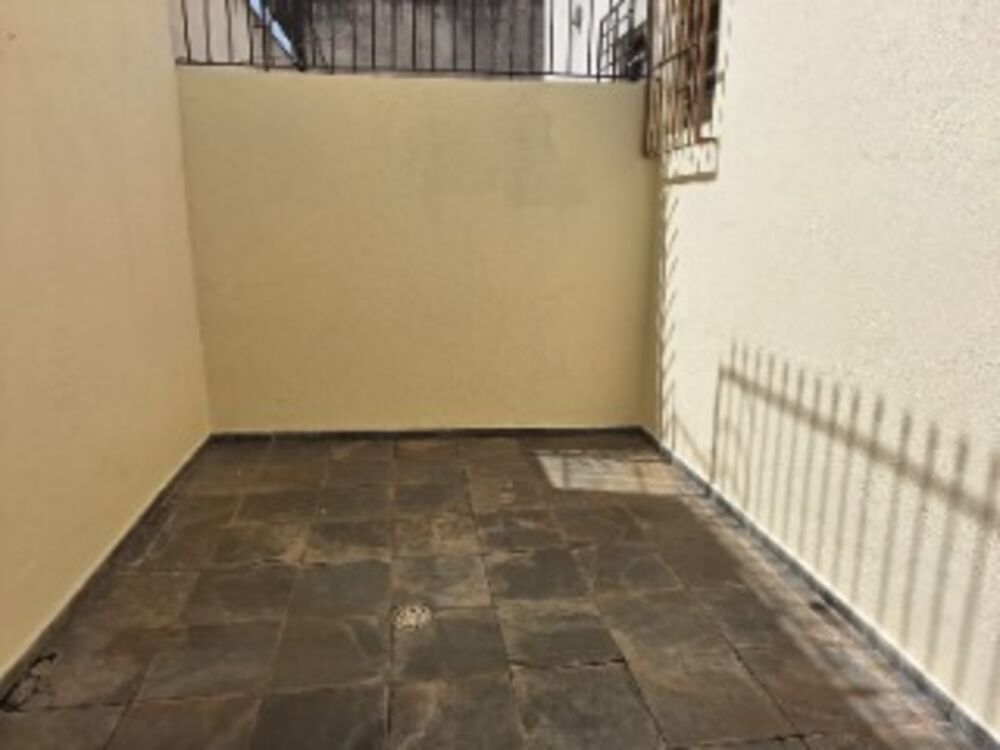 Casa à venda com 3 quartos, 176m² - Foto 2