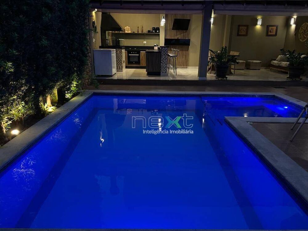 Casa, 4 quartos, 220 m² - Foto 2