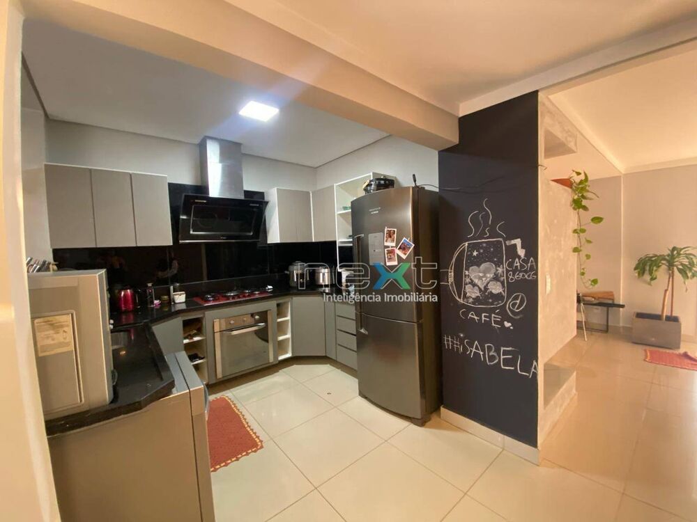 Casa, 3 quartos, 200 m² - Foto 13