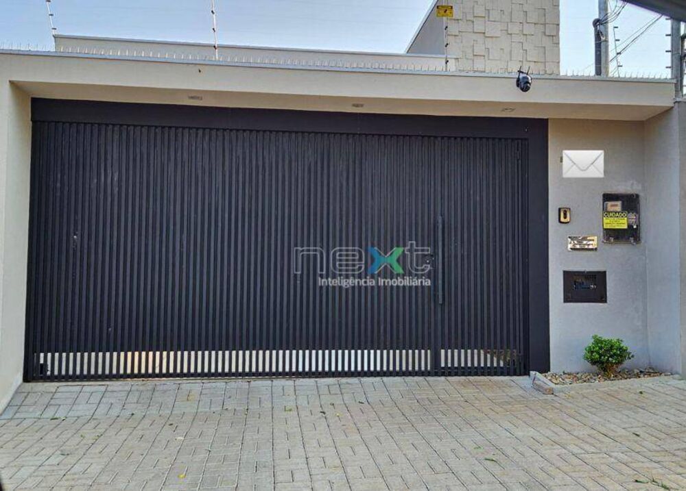 Casa, 4 quartos, 194 m² - Foto 1