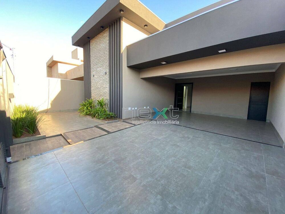 Casa à venda com 3 quartos, 200m² - Foto 1